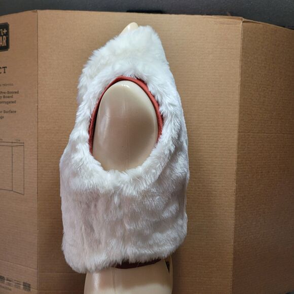 Daisy Fuentes White Faux Fur Vest - Size Medium NWT - Picture 6 of 9